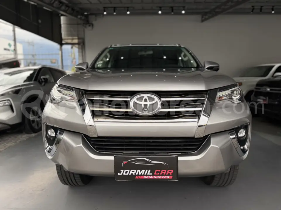 Foto 20 de Toyota Fortuner 4.0
