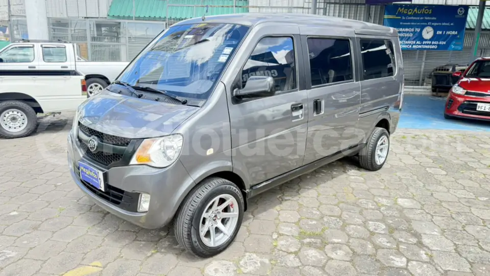 Foto 1 de Lifan LF6420