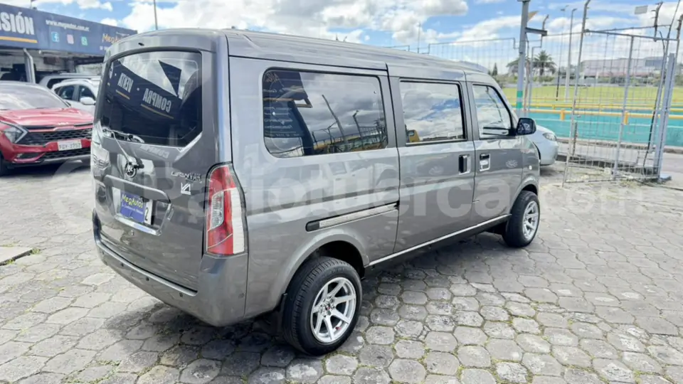 Foto 4 de Lifan LF6420
