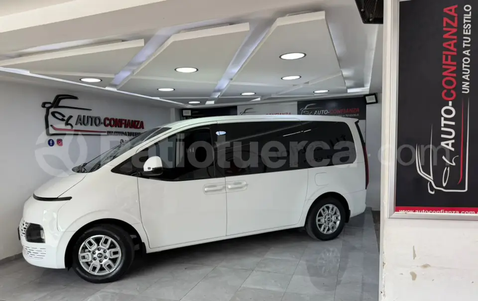 Foto 1 de Hyundai Staria