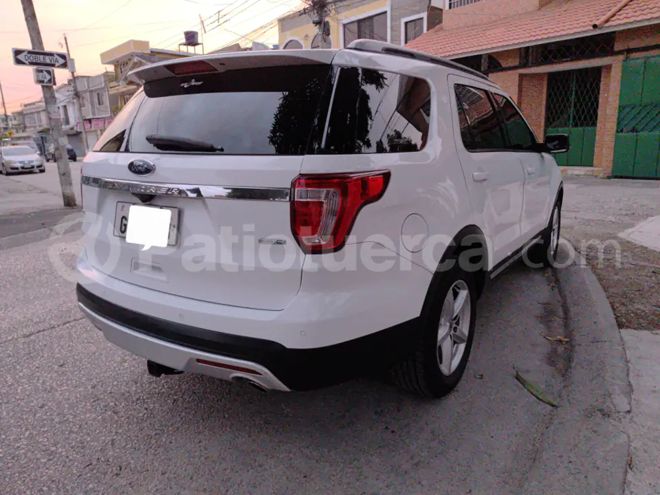 Foto 8 de Ford Explorer XLT