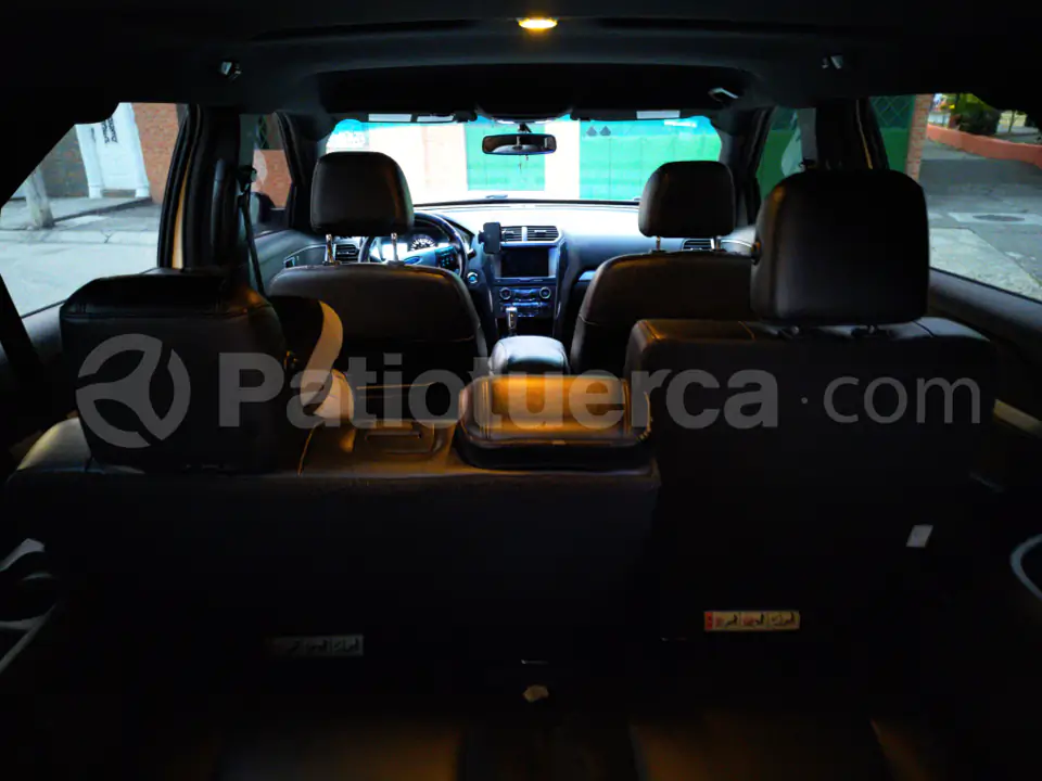 Foto 12 de Ford Explorer XLT