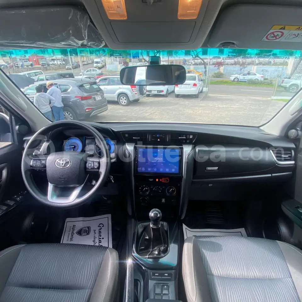 Foto 5 de Toyota Fortuner 2.7