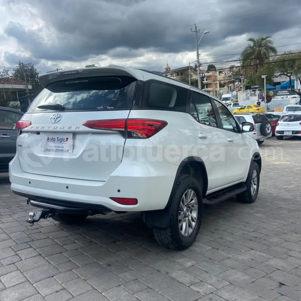 Foto 6 de Toyota Fortuner 2.7