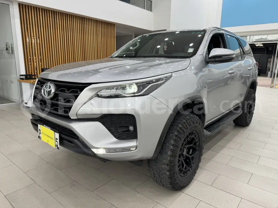 Foto 1 de Toyota New Fortuner