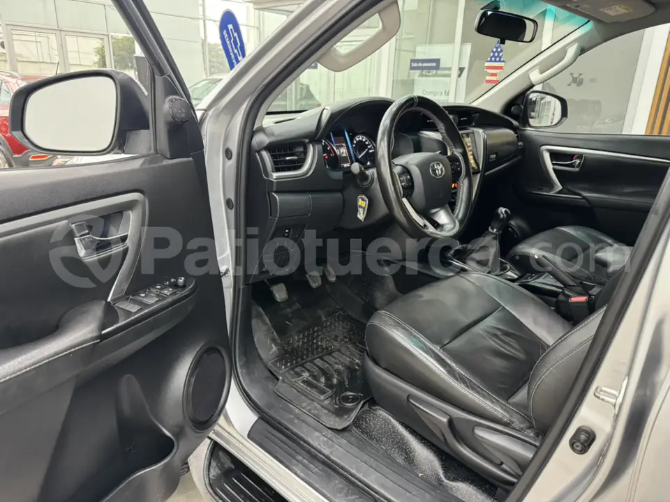 Foto 20 de Toyota New Fortuner