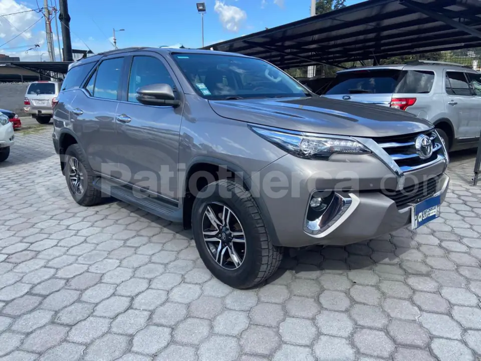Foto 1 de Toyota New Fortuner