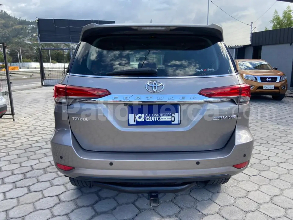 Foto 6 de Toyota New Fortuner