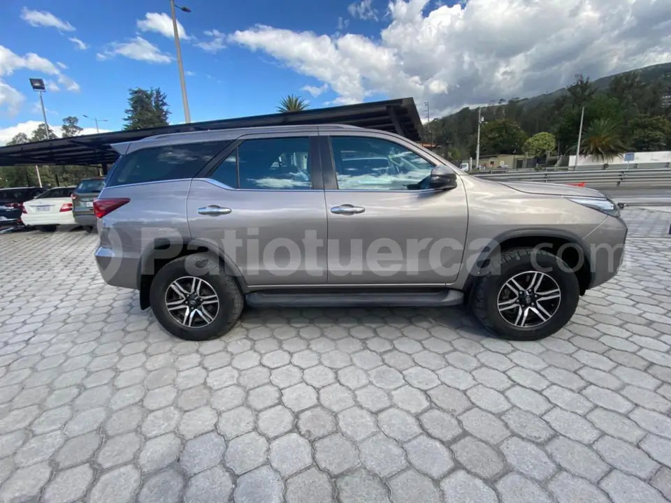 Foto 7 de Toyota New Fortuner