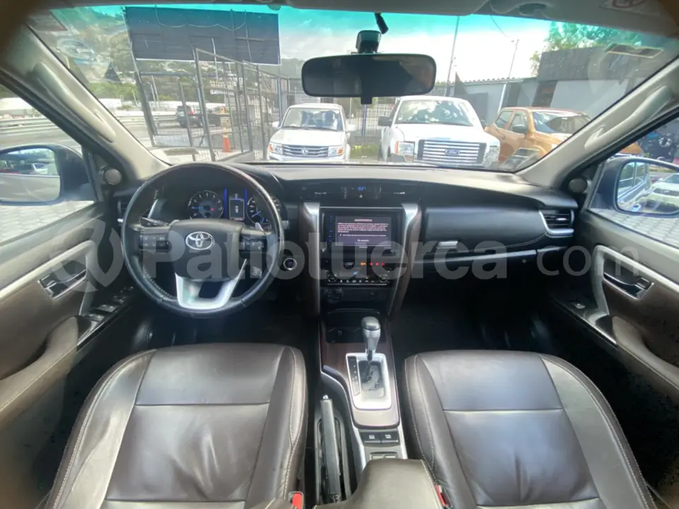 Foto 8 de Toyota New Fortuner