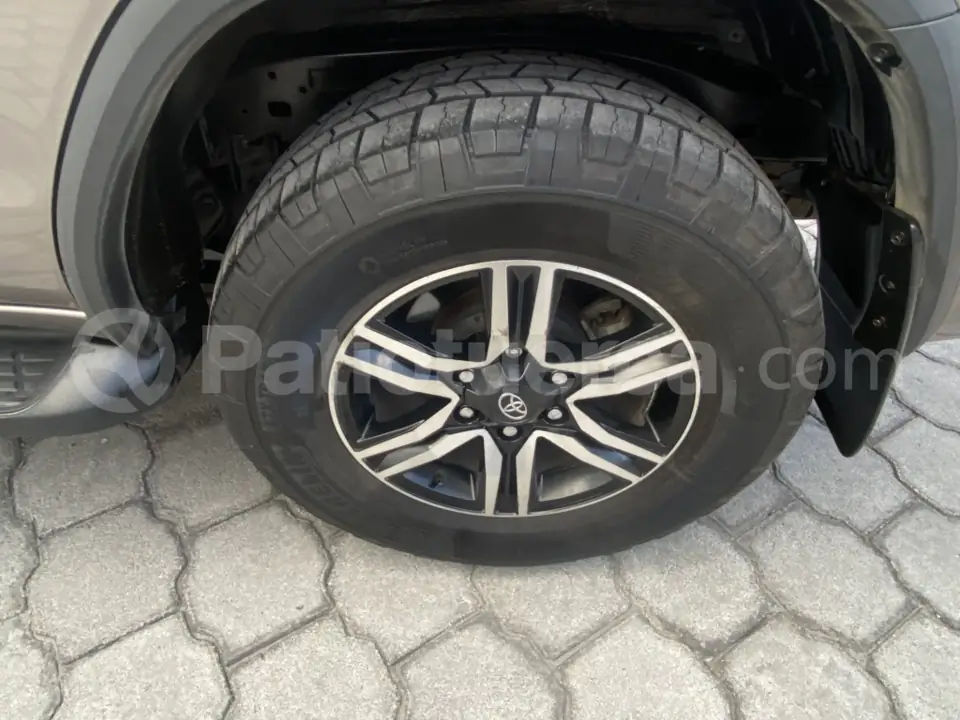 Foto 10 de Toyota New Fortuner