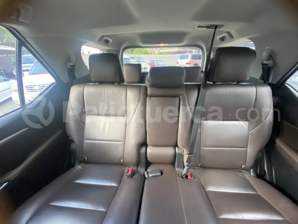Foto 11 de Toyota New Fortuner