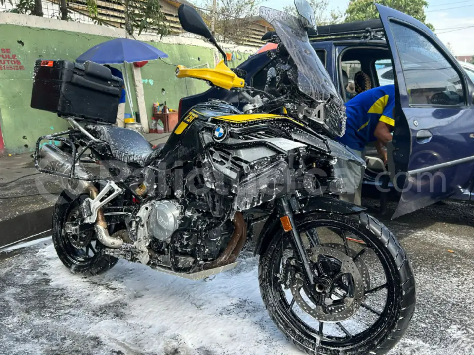 Foto 1 de BMW f750gs