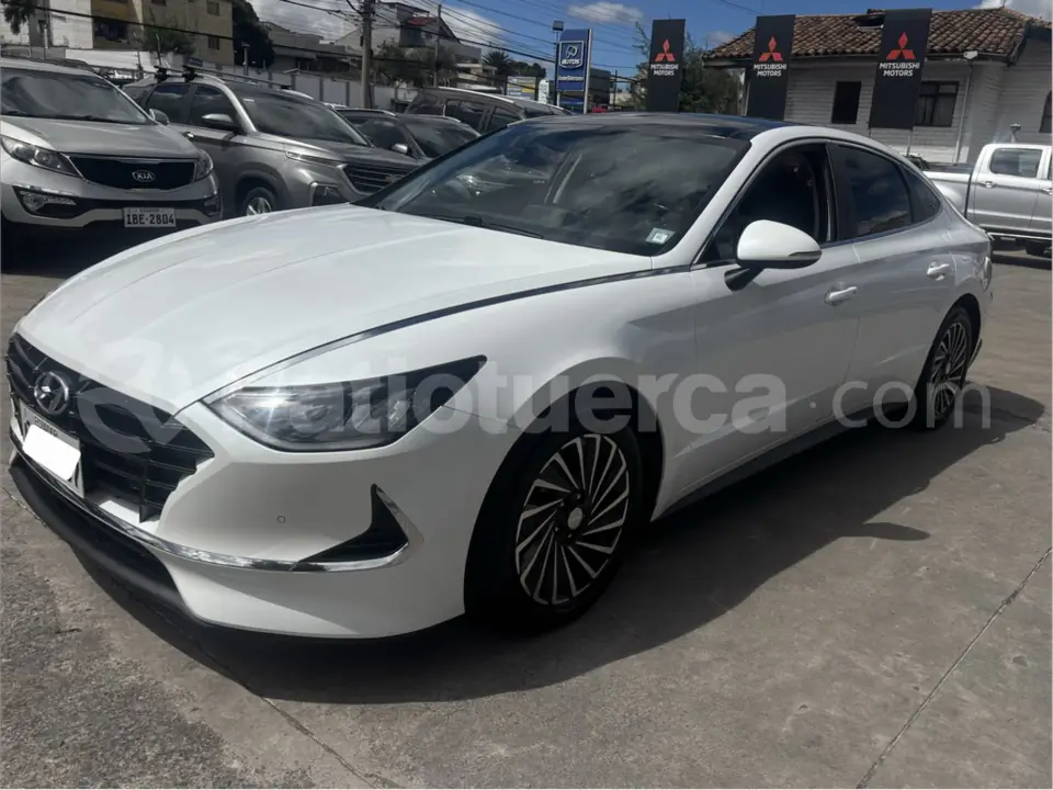 Foto 1 de Hyundai Sonata Hybrid