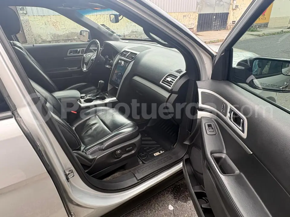 Foto 10 de Ford Explorer XLT