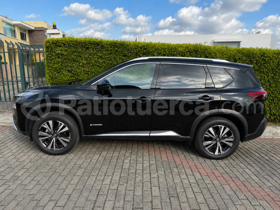 Foto 3 de Nissan XTRAIL EXCLUSIVE