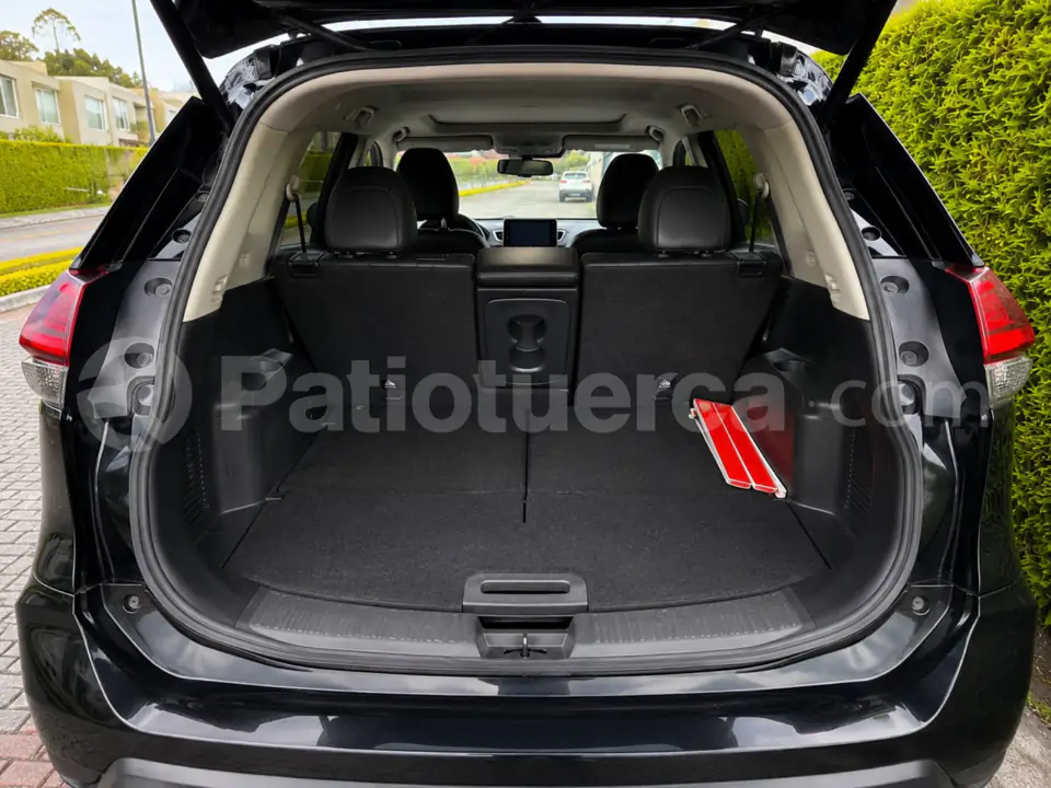 Foto 7 de Nissan XTRAIL EXCLUSIVE