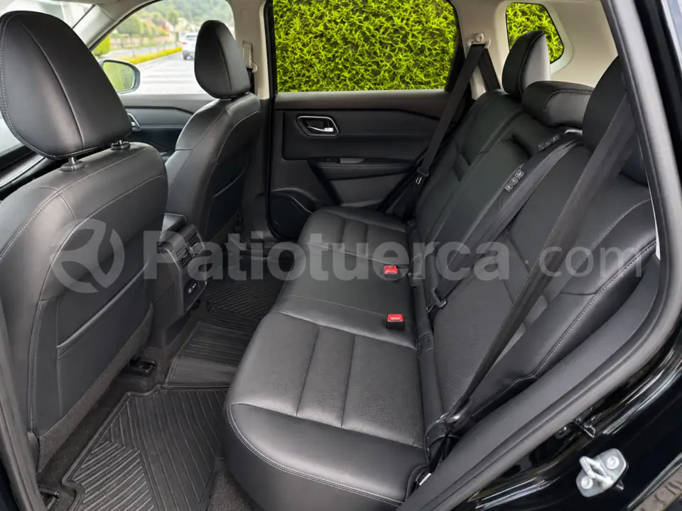 Foto 8 de Nissan XTRAIL EXCLUSIVE
