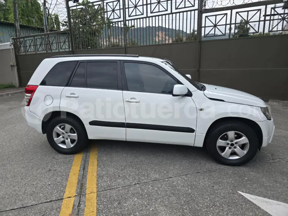 Foto 1 de Suzuki Grand Vitara SZ
