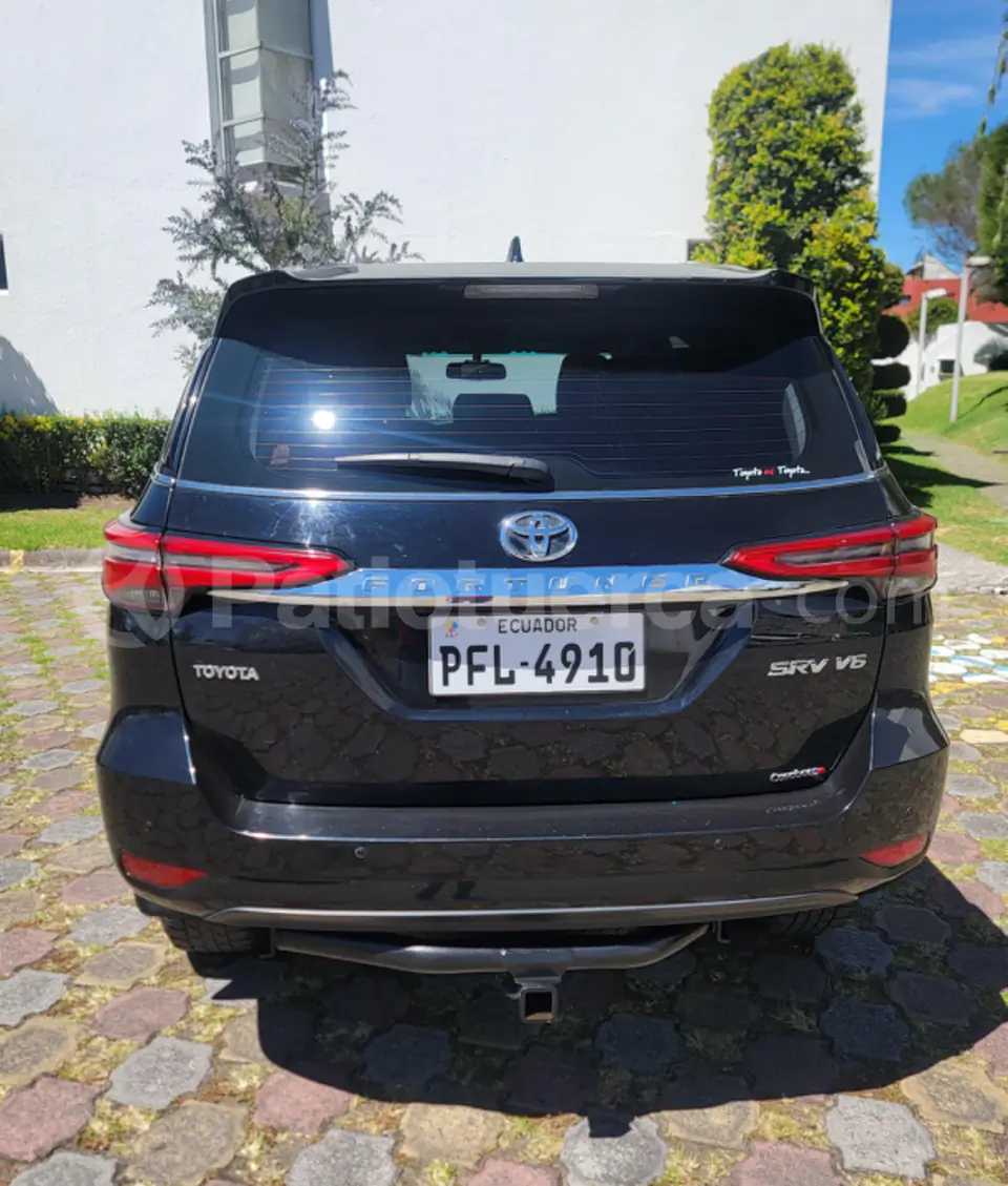 Foto 2 de Toyota Fortuner 4.0