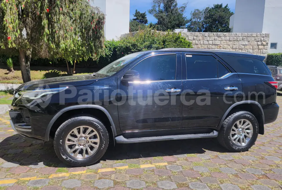 Foto 3 de Toyota Fortuner 4.0