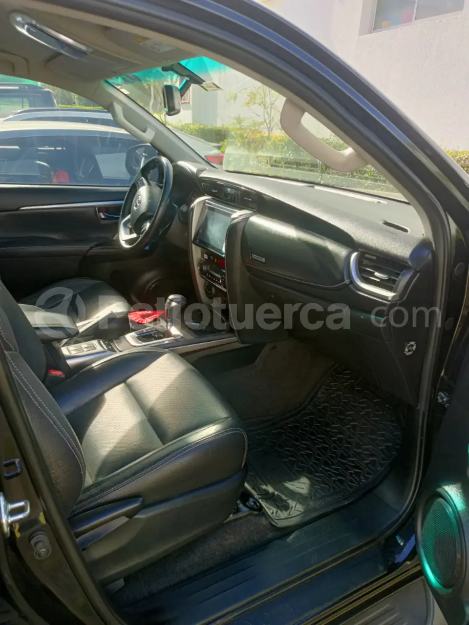 Foto 9 de Toyota Fortuner 4.0