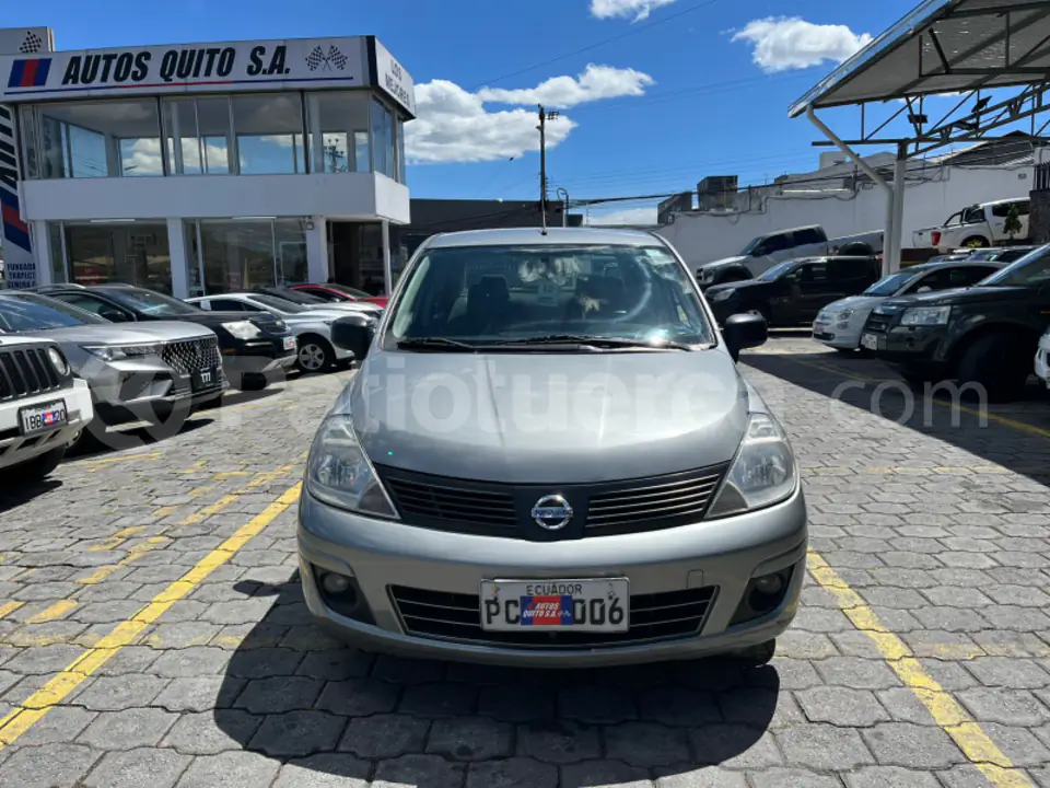 Foto 2 de Nissan TIIDA ENTRY