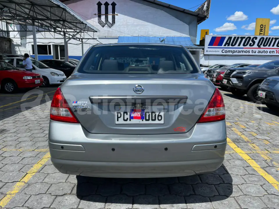 Foto 5 de Nissan TIIDA ENTRY
