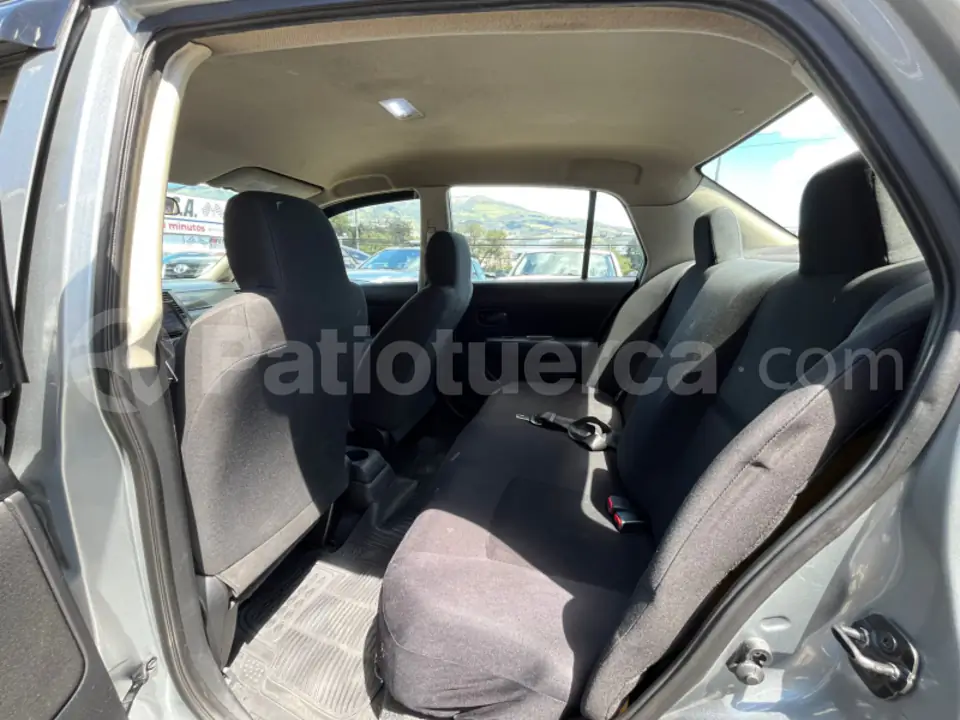 Foto 8 de Nissan TIIDA ENTRY