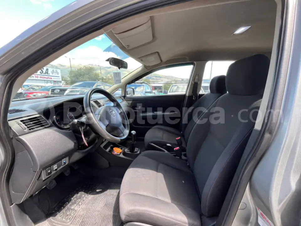 Foto 9 de Nissan TIIDA ENTRY