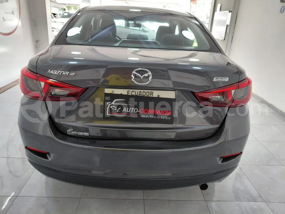 Foto 5 de Mazda 2 SDN CORE