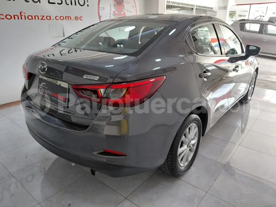 Foto 7 de Mazda 2 SDN CORE