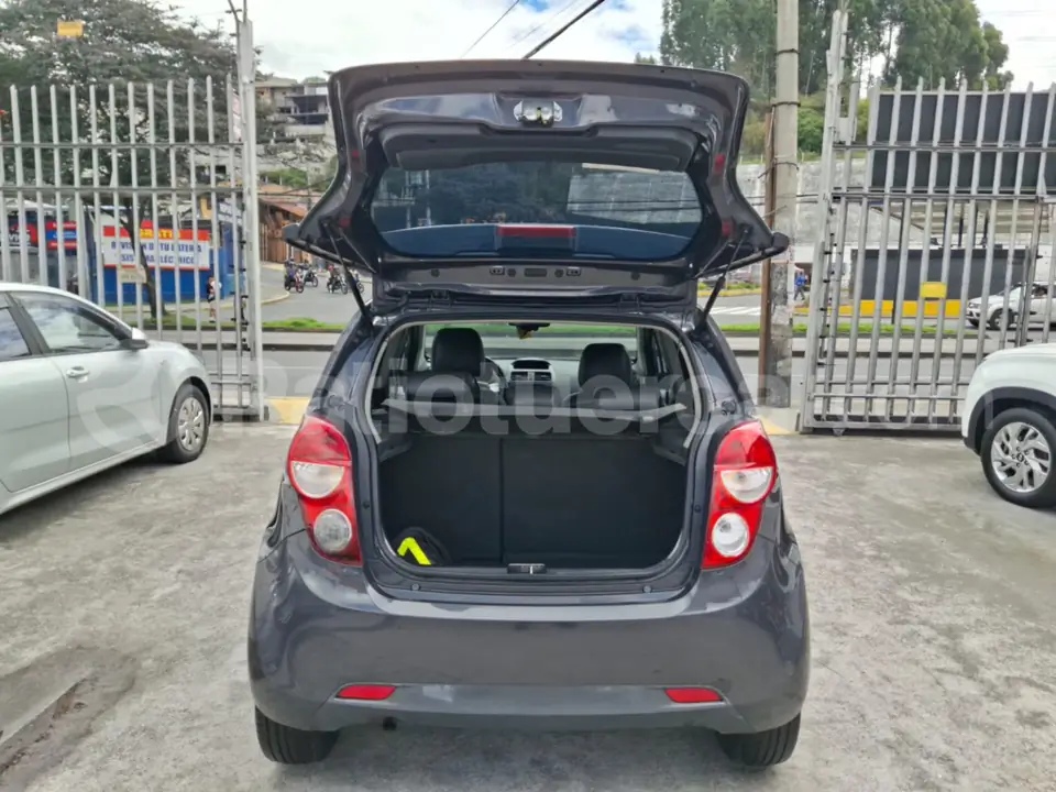 Foto 8 de Chevrolet Spark GT