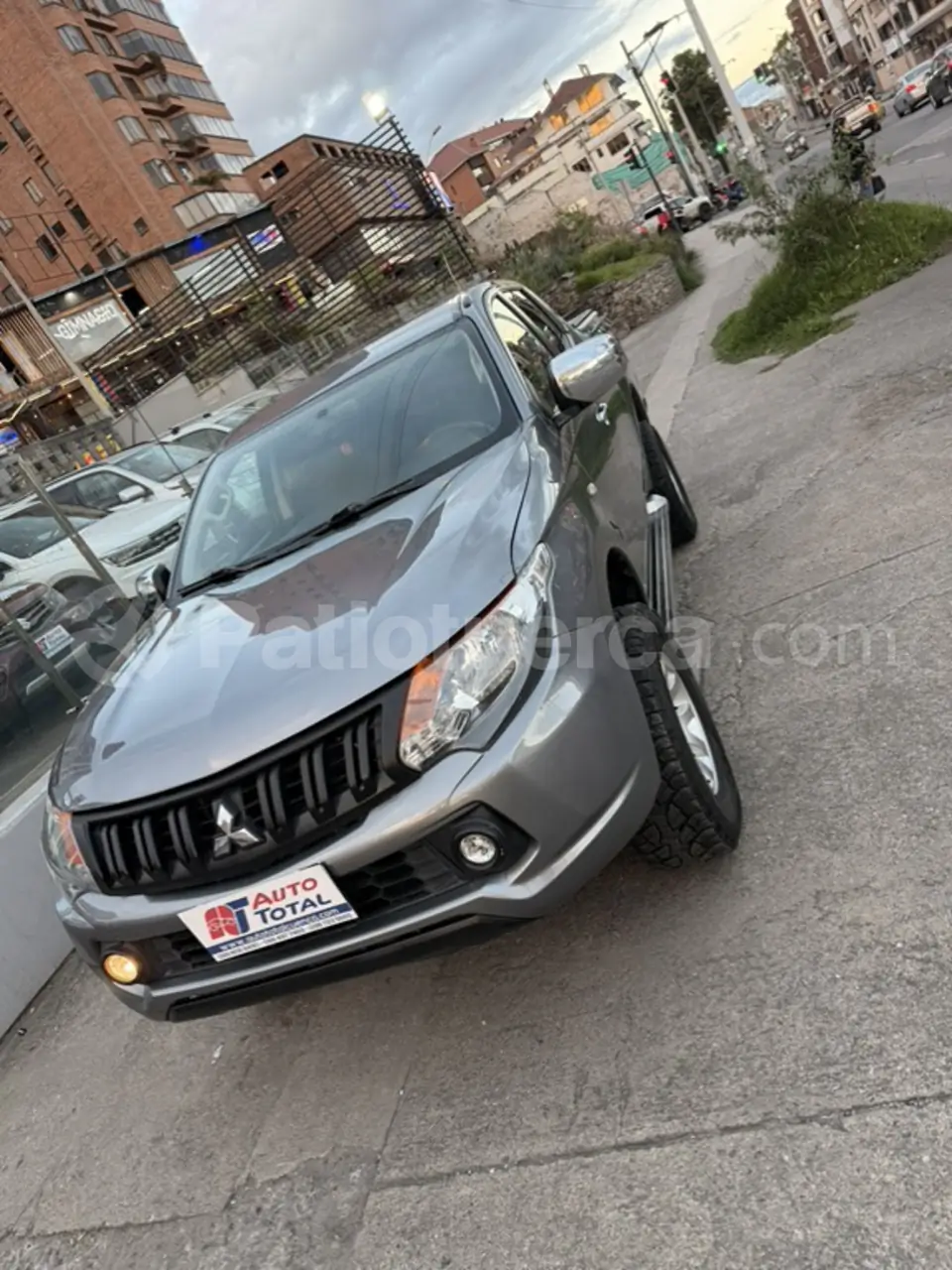 Foto 3 de Mitsubishi L200 GLX