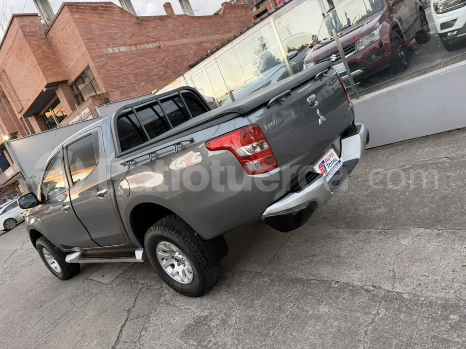Foto 6 de Mitsubishi L200 GLX