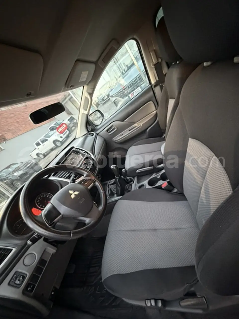 Foto 10 de Mitsubishi L200 GLX