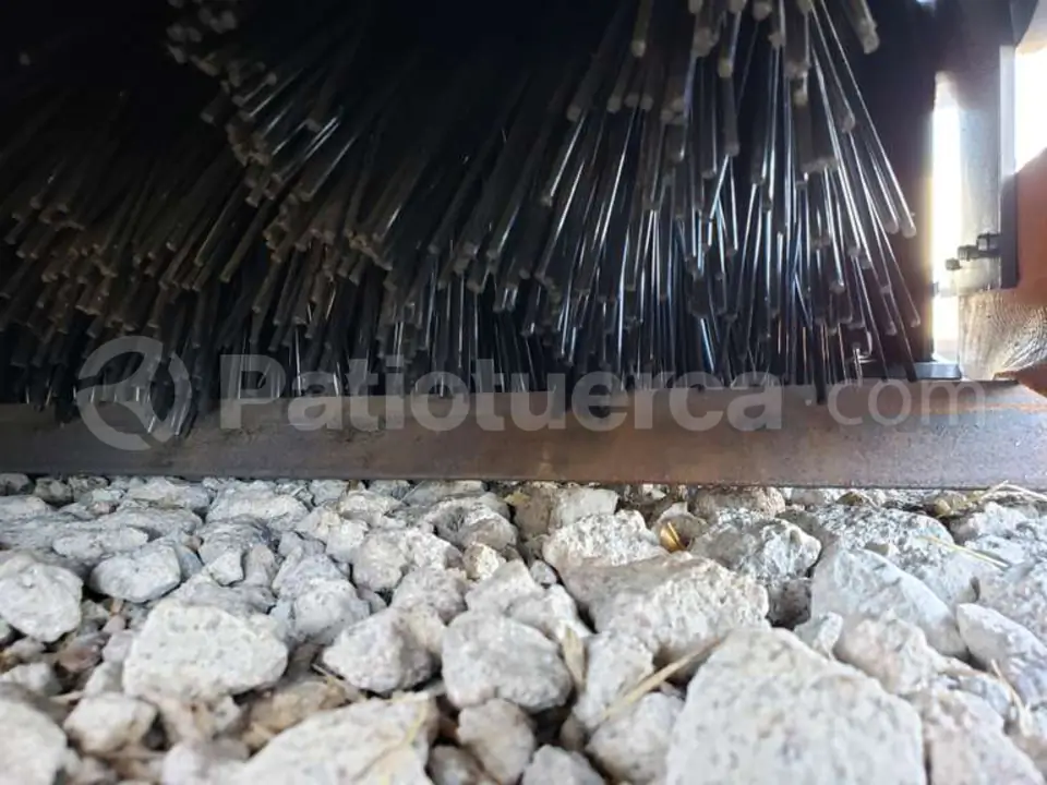 Foto 4 de Caterpillar barredora tipo cajon