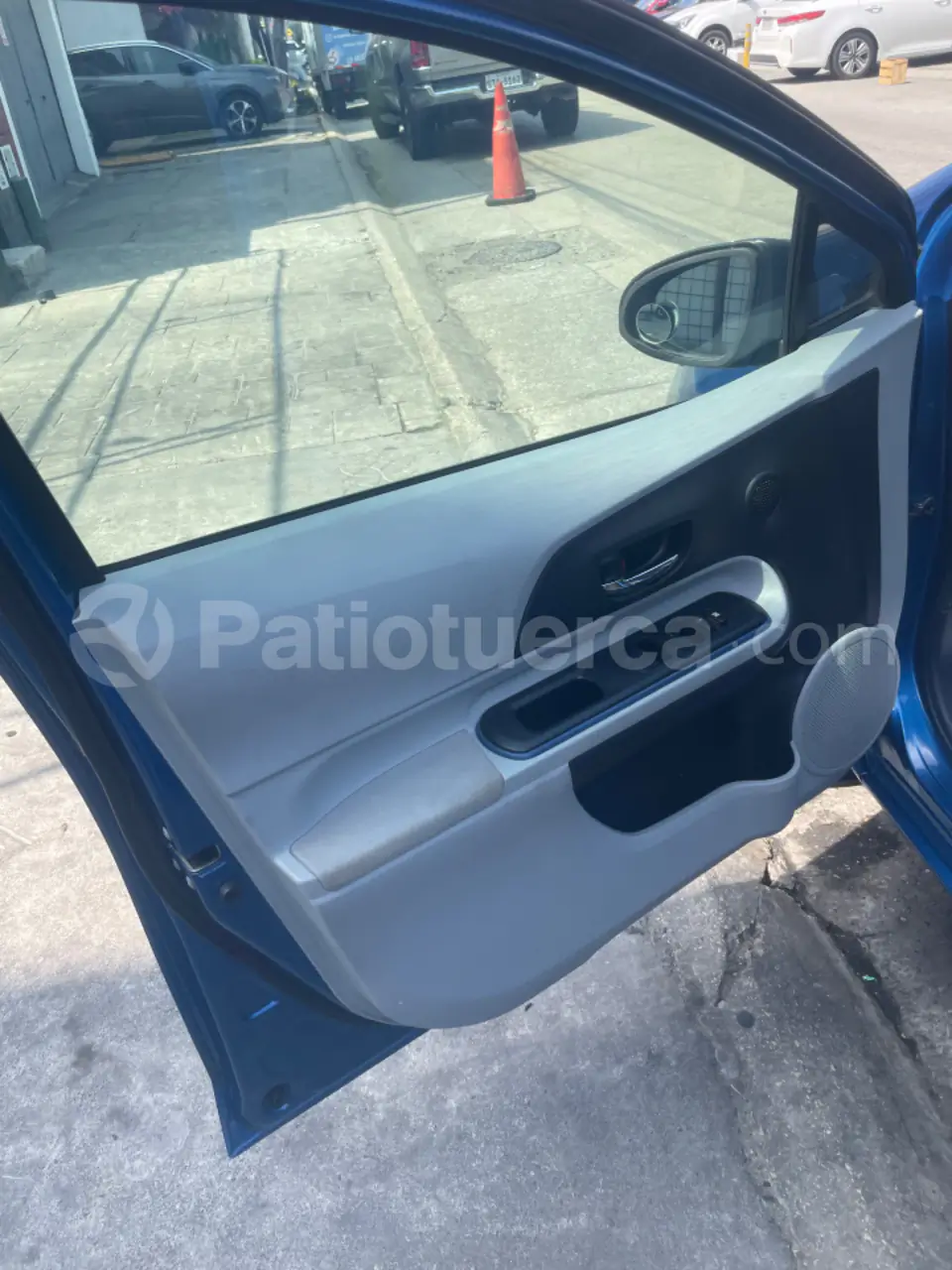 Foto 15 de Toyota Prius C Sport