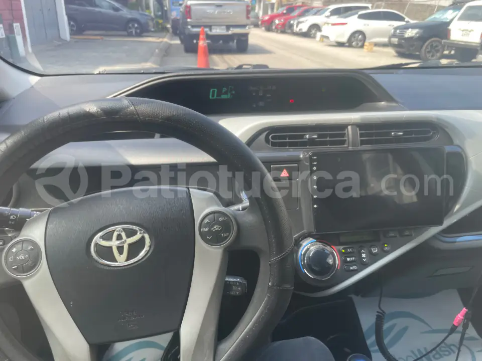 Foto 17 de Toyota Prius C Sport