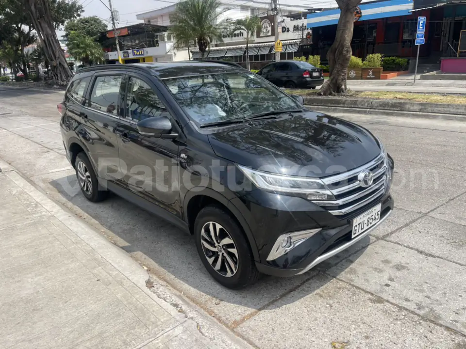 Foto 1 de Toyota Rush