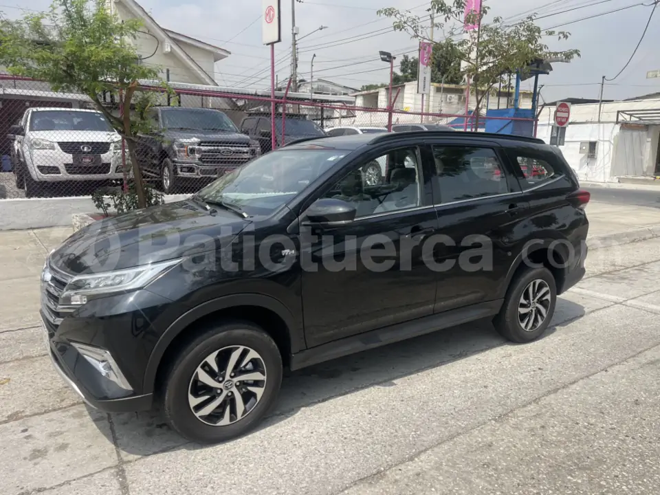 Foto 2 de Toyota Rush