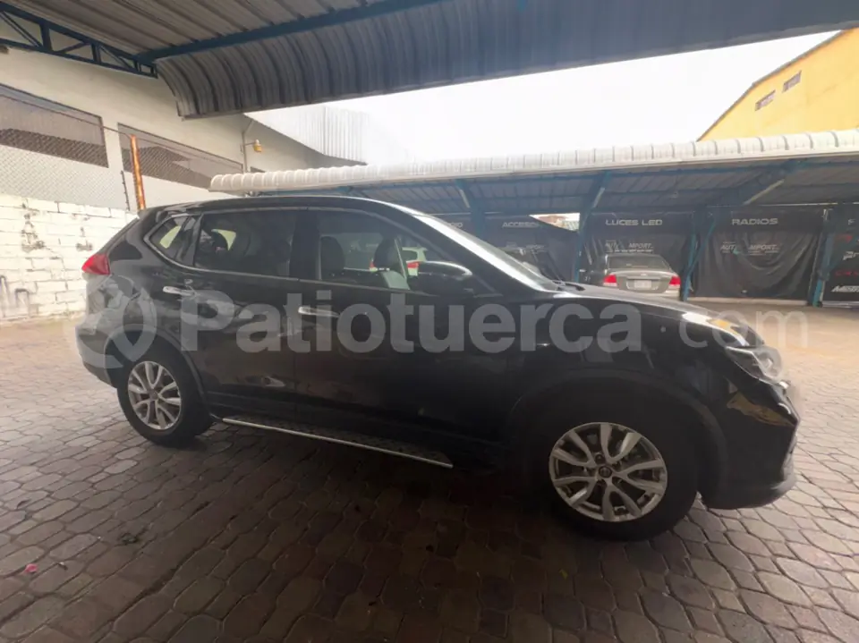 Foto 2 de Nissan X-Trail Sense