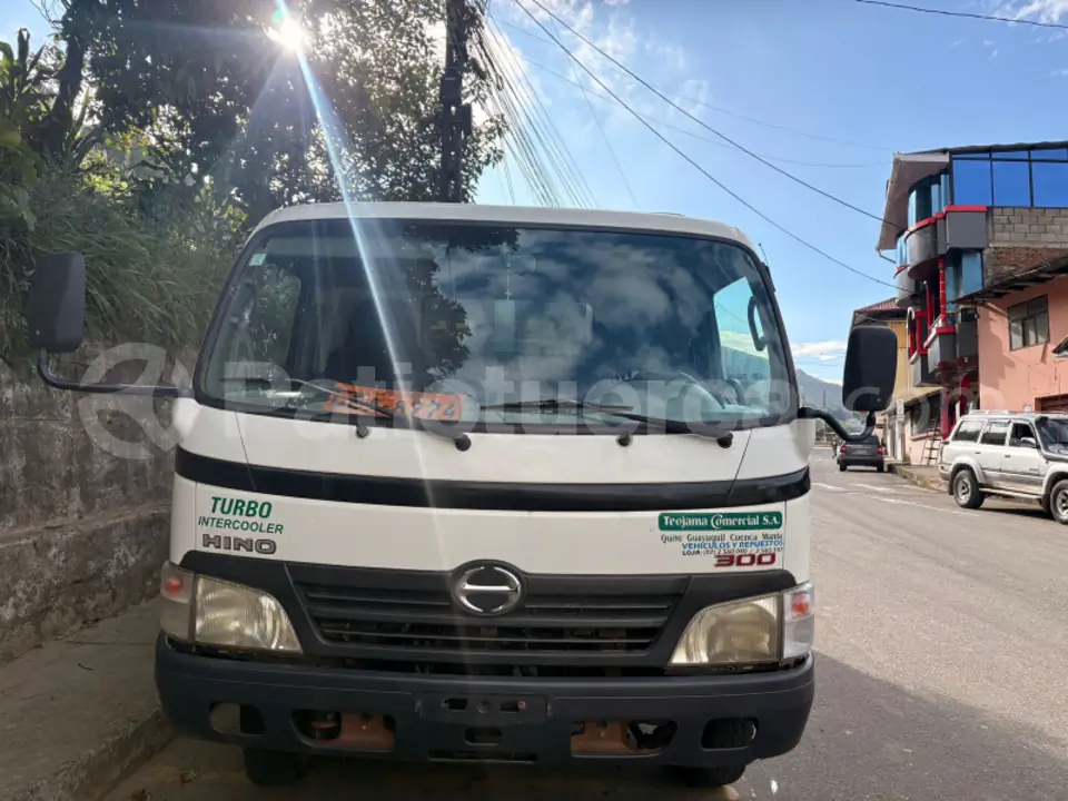 Foto 2 de Hino DUTRO