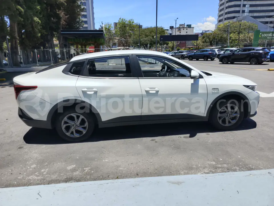 Foto 4 de Kia K3 X-LINE