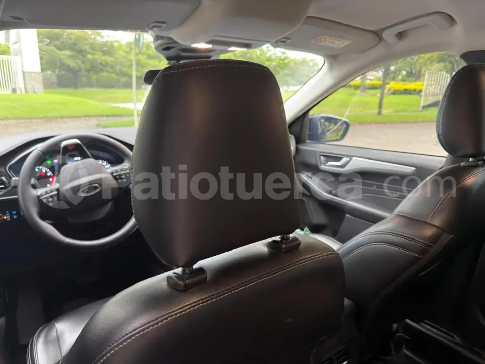 Foto 3 de Ford Escape Trend