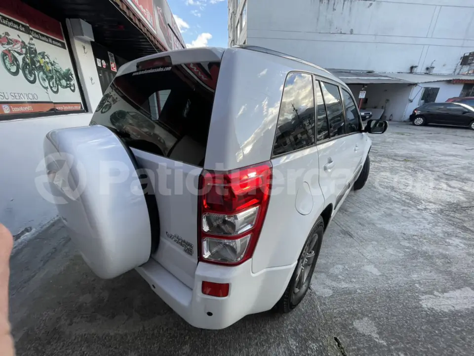 Foto 37 de Suzuki Grand Vitara SZ Next Sport 2.4