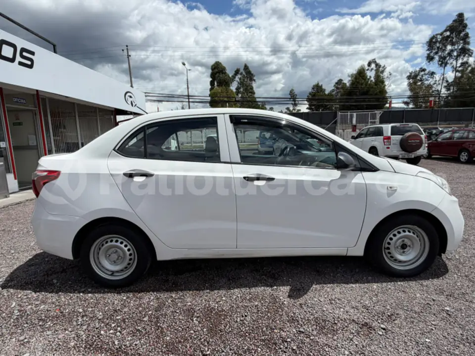 Foto 2 de Hyundai GRAN I10