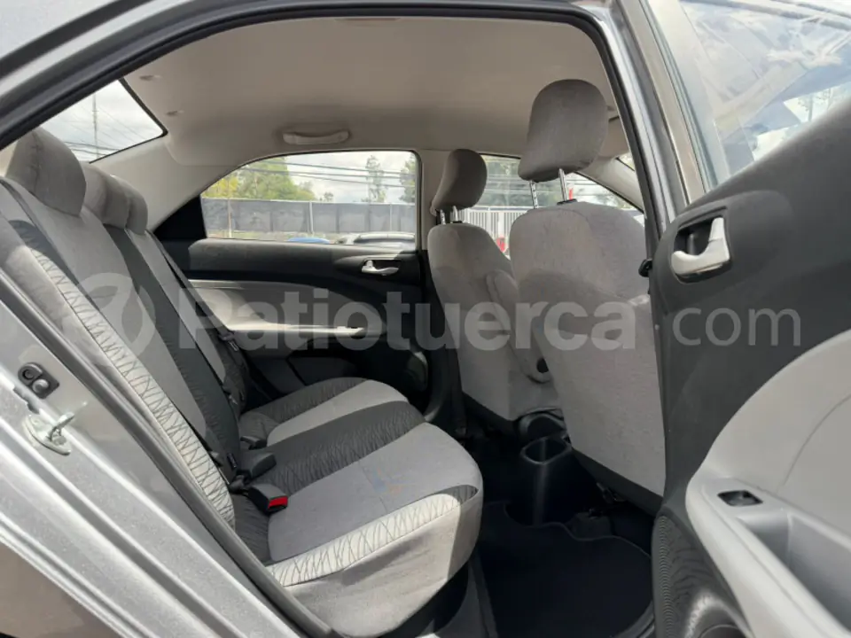 Foto 9 de Kia Soluto LX