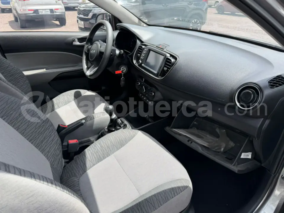 Foto 16 de Kia Soluto LX