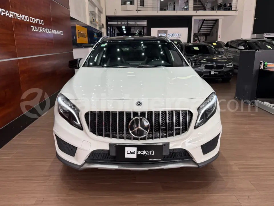 Foto 2 de Mercedes Benz GLA 250 AMG LINE